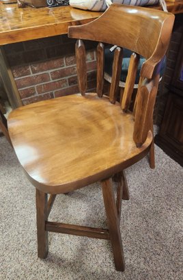4 Vintage Swivel Bar Counter Chairs & Two Stools - 6 Pcs - See All Pics  18' X 18' X 42'