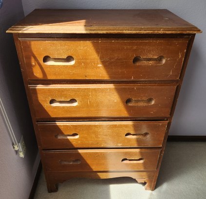 4 Drawer Wooden Dresser, Vintage, Furniture, Storage 29.5 X 17 X 39.5'H