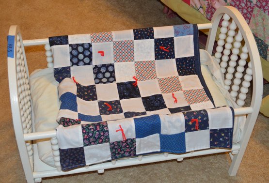 Vintage White Spindle Style Baby Doll Crib With Quilt