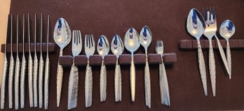 Complete Set Of 8 Stainless Flatware, Beautiful Condition With Felt Tray