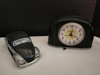 1:24 Scale Volkswagen Beetle Bug And Repro Vintage Clock