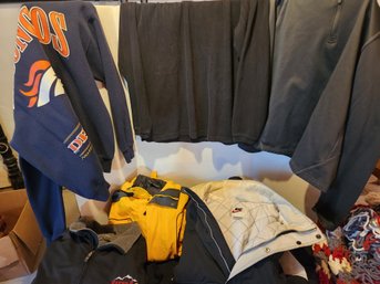 Men's Outerwear - Nike, Gerry, Lee Jackets, Pullovers, Broncos, Clothing XL And Large