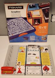 Fiskars Scapboss Set Scrap Boss, Cutting Mats, Glue Dots, Writer Guide, Crafts, Crafting