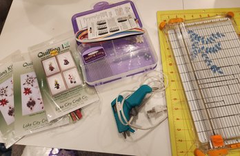 Quilling Set, Kits NIB, Glue Gun, Cutting System, Crafting, Crafts