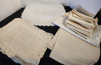 39 Pcs: Linen & Cloth, Lacey Placemats, Fabric, Napkins, Some Vintage