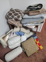 20 PCs. - 10 Blankets, 10 Pillows, Bedding, Linens