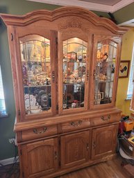 Curio China Cabinet, Lighted, Glass Doors, Oak, Very Nice Condition