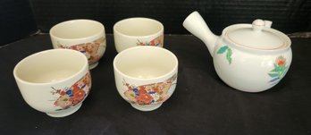 Japanese Tea Set - 4 Cups, Pot