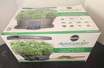 NIB AeroGarden - Miracle Grow Aero Garden, Indoor Gardening Set, Hydro