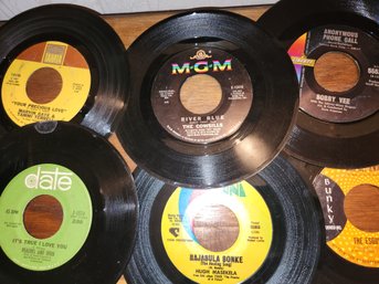 45 Rpm Records, Vinyl: Beatles, Stevie Wonder, 4 Seasons, Warwick, Shondells, Fleetwoods, Lewis - More