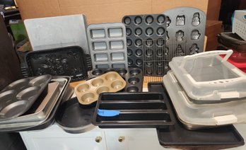 25 Pieces Baking Pans, Bakeware, Cupcake, Cake, Cookie, Holiday, Carriers, Sheets, Mini, Muffin