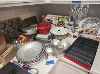 Baking Lot: Specialty Cake Pans, Cookie Cutters, Bundt, Loaf, Heart, Recipes, Pie Rings, Plates, Cupcake