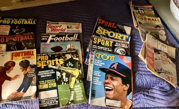 Lot Of 13 Sport, Baseball, Football Magazines