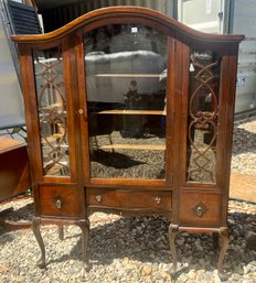 Queen Anne Style Depression Era China Cabinet With Three Shelves And Cabriole Legs. 69' Ht