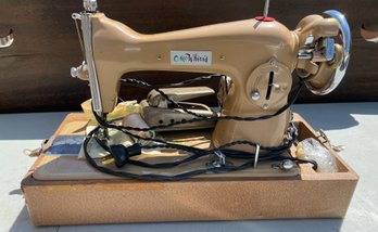 Vintage 1940s - '50s De Luxe Precision Sewing Machine Gold Scrollwork W Pedal - Local Pick Up Only