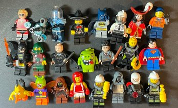 22 Lego Minifigures - See Pics For What Is Included