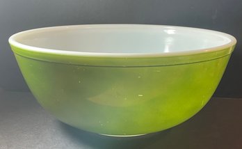 Pyrex Green Avocado 4 Quart #404 Mixing Bowl