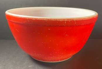 Pyrex Red 1.5 Quart Mixing Bowl