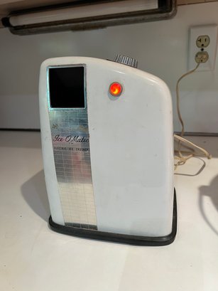 Vintage Ice O Matic Maker Electric Ice Crusher