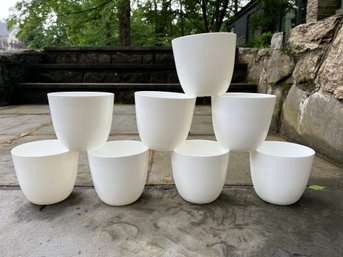 8 Plastic Flower Pots