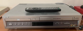 Sony DVD Player/video Cassettee Recorder SLV-D100