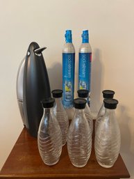 Penguin Soda Streamer With Extra Bottles And Co2 Cylinders