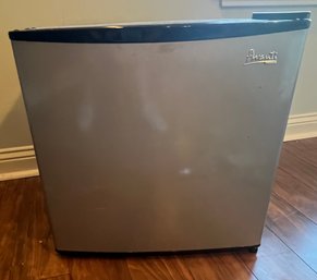 Avanti Mini Fridge