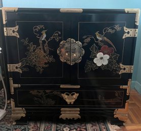 Black Lacquer Chinoiserie Butterfly Side Table Nightstand Jewelry Chest Cabinet (1)