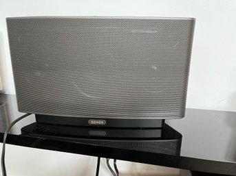 Black Sonos Speaker Play 5