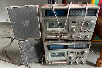 2General Electric Radio With One Set Of Speakers 7-4990A