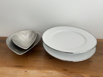 2-enamel Cake Stands And 2 Chrome Bowls