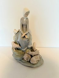 Lladro 4572 Figurine Girl With Pig Piglets Sitting On Rock Woman