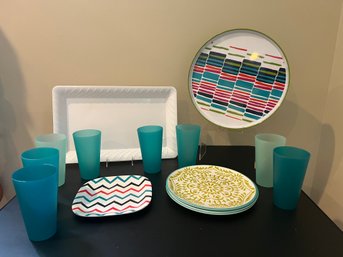 Plastic Dinner Wear: Trays, Plates, Cups And More