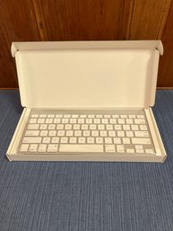 2009 Apple Wireless Keyboard MC184LL/B