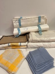 Vintage Table Cloths And Napkins