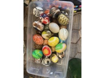 30 Alabaster And Resin Eggs