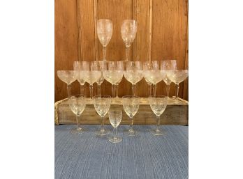 19 Crystal Etched Daisy Flower Glassware