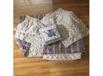 Queen/full Quilt, 2 Quilted Pillow Shams And Throw Pillow