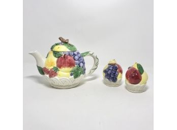 Musical Teapot And Salt & Pepper Shakers