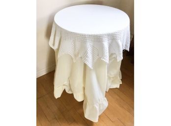 Round Display Table With Cut Glass Protective Top & Linens