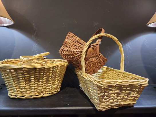 Set Of  3 Assorted Baskets With Handles