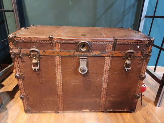 Beautiful Antique Steampunk Style Steamer Trunk With 2 Inside Trays