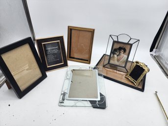 LOT OF 7 PICTURE FRAMES