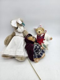 Small Toy Collector Bears And Bunnies