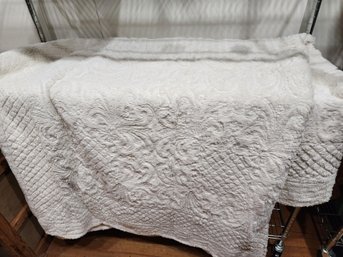 SOFT AND WONDERFUL COTTON COVERLET  QUEEN BED WILL SHIP