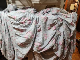 SHABBY CHIC QUEEN DUVET AND 2 SHAMS