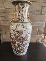 Beautiful  Large Hand Painted Chinese Signed Vase