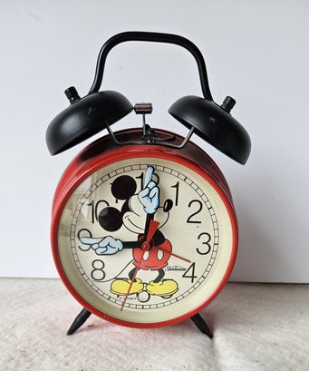 Retro Mickey Mouse Wind Up Clock