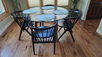 Fantastic Mid-Century Modern And/Or Contemporary Round Glass Top Table And Four Chairs