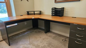 Stylish, Modern Computer / Office Desk